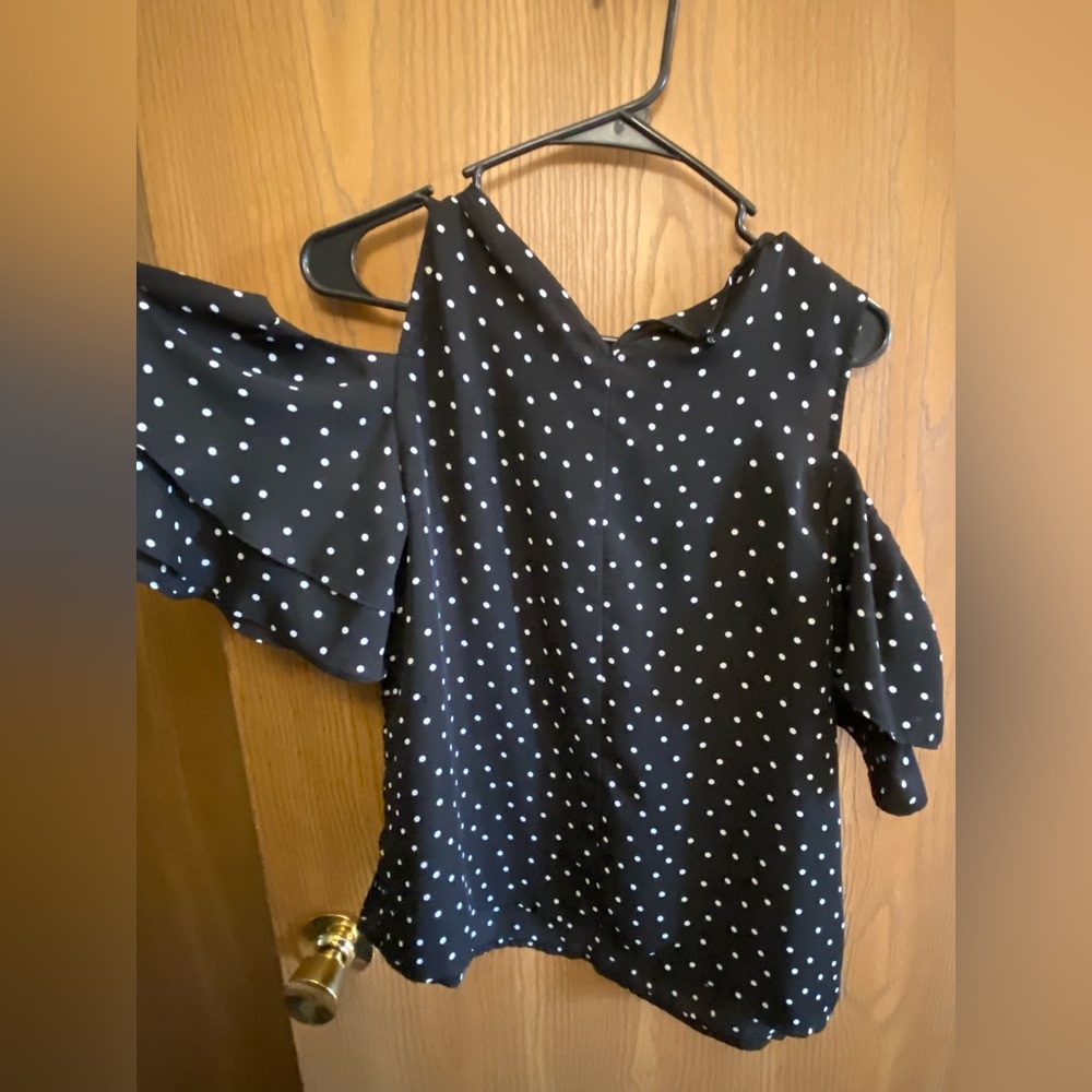 Off shoulder dress shirt